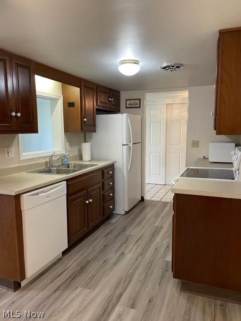 Building Photo - 6960 Carriage Hill Dr