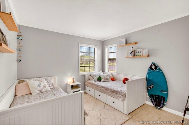 Building Photo - 321 Norwood Terrace