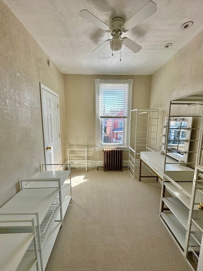 Building Photo - 715 N Beatty St