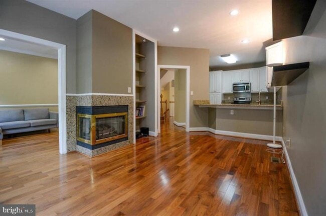 Building Photo - 9404 Regency Crest Dr