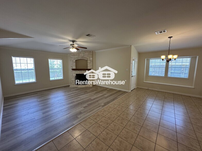 Building Photo - 155 Birdwell Ln