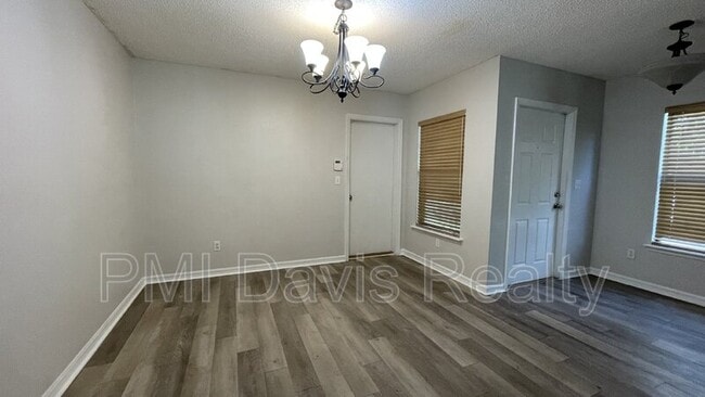 Building Photo - 4609 Playschool Dr