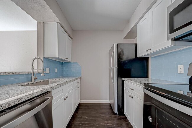 Building Photo - 7315 Housman St