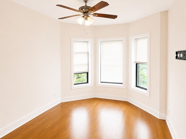 Building Photo - 1439 E 66th Pl