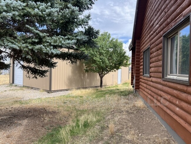 Building Photo - 818 Abarr Plaza