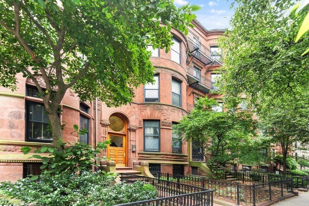 Building Photo - 473 Beacon St