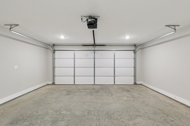 Building Photo - 383 Kingland Ln