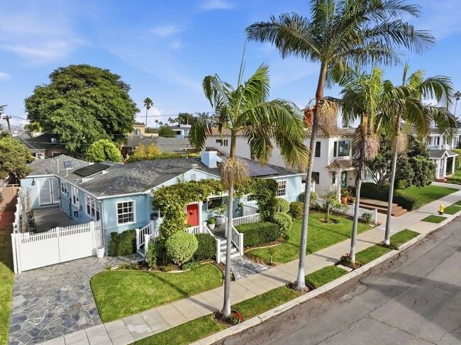 Building Photo - MISSION BAY 4-BED/3-BATH - 3 MIN WALK TO BAY