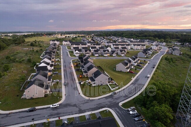 Building Photo - 367 Ontario Dr