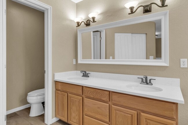 Building Photo - Cottage Loop Townhome
