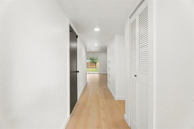 Building Photo - 421 Parkvale Ln