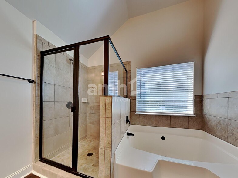 Building Photo - 44 Brookhill Ct