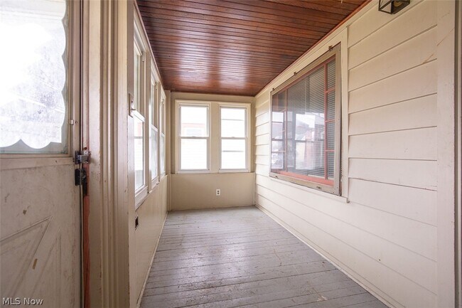 Building Photo - 12010 Longmead Ave