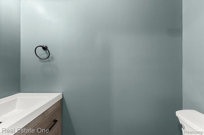 Building Photo - 1568 Grandview Dr