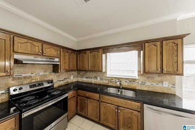 Building Photo - 1205 Riverford Dr