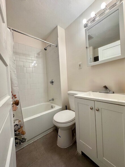 Building Photo - 18 Tewksbury St