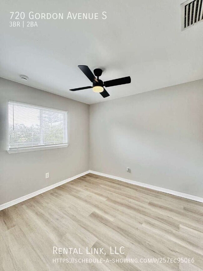 Building Photo - 720 Gordon Ave S