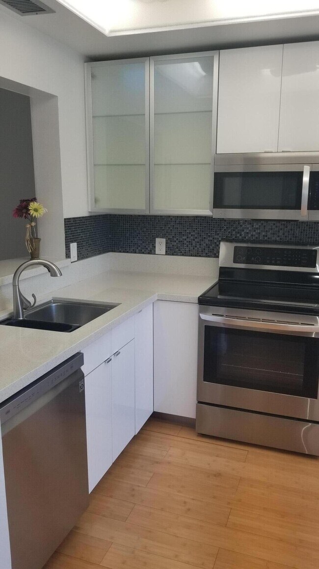 Building Photo - 2289 SW 15th St