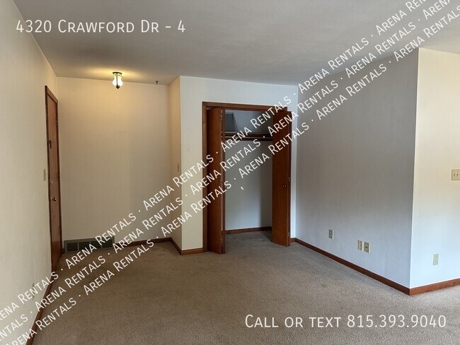 Building Photo - 4320 Crawford Dr