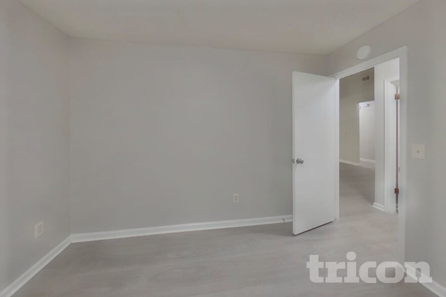 Building Photo - 3572 Raymur Villa Dr