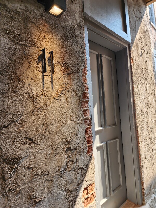 Primary Photo - 1725 Elm St