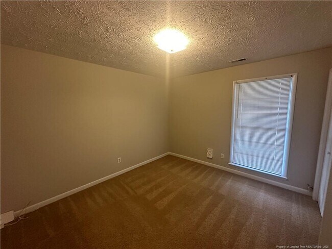Building Photo - 7850 Penelope Dr