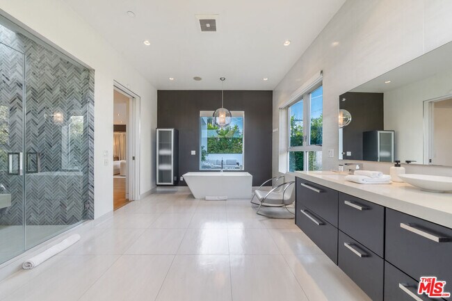 Building Photo - 6359 Colgate Ave