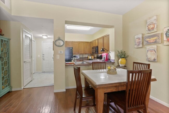 Building Photo - Corporate Furnished Rental