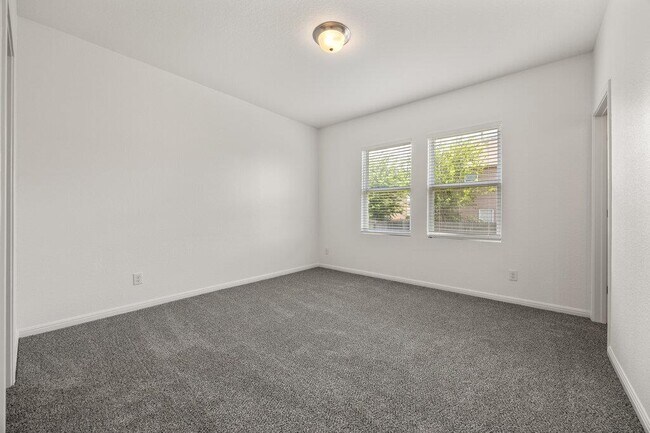 Building Photo - 960 Bunton Reserve Blvd
