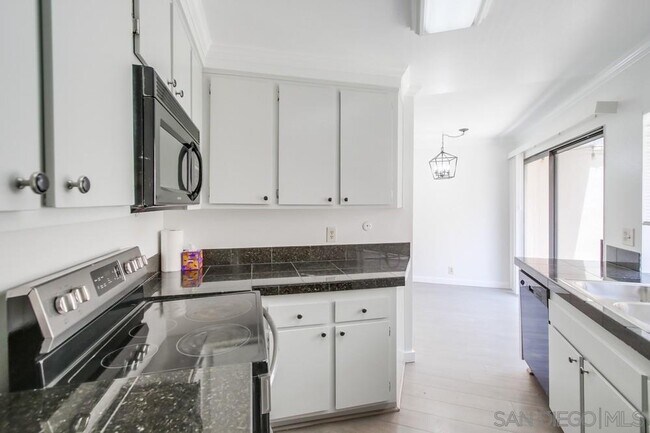 Building Photo - 3268 Via Marin