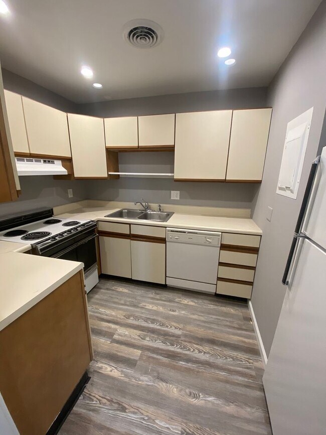 Building Photo - 2 Bedroom Rental in Emmaus!