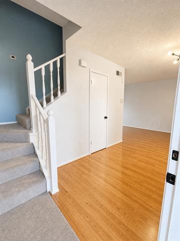 Building Photo - 323 Towne House Ln
