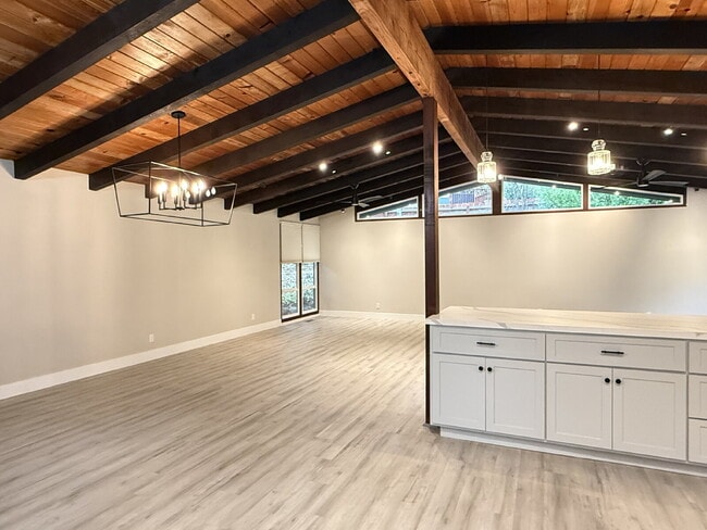 Building Photo - Lovely Single-Story Home in Corte Madera!