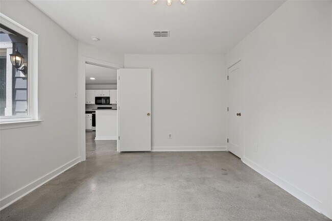 Building Photo - 11920 Tobler Trail