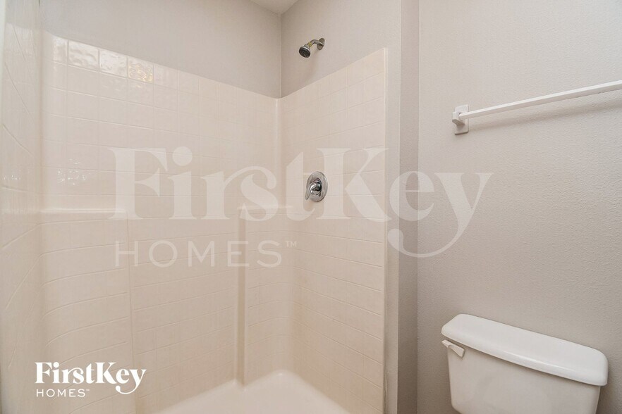 Building Photo - 6913 Playpark Trail