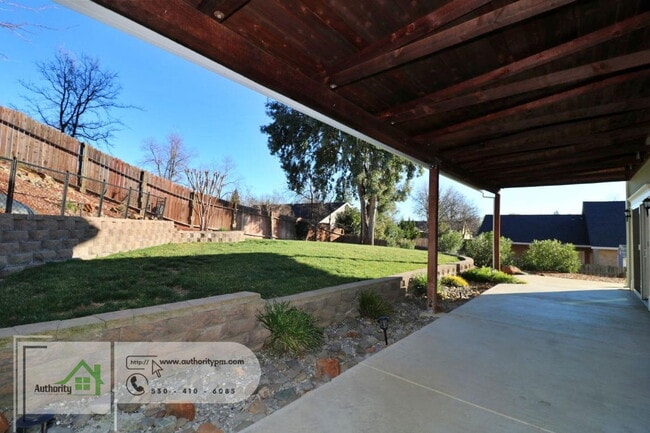 Building Photo - 251 Kamp Way