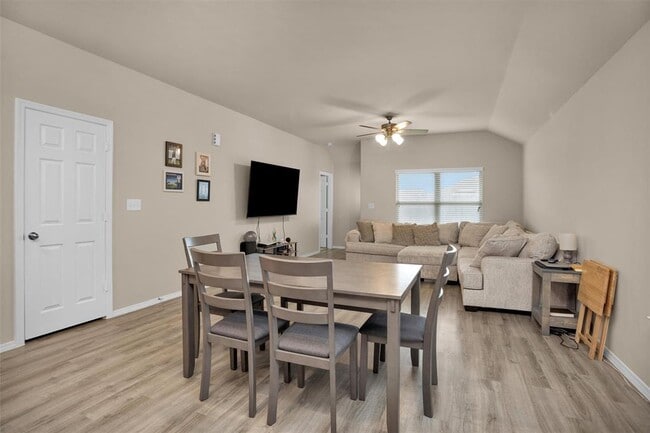Building Photo - 14211 Sedona Rdg Dr