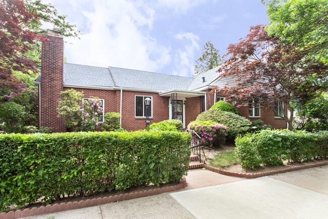 Primary Photo - 88-14 65th Dr