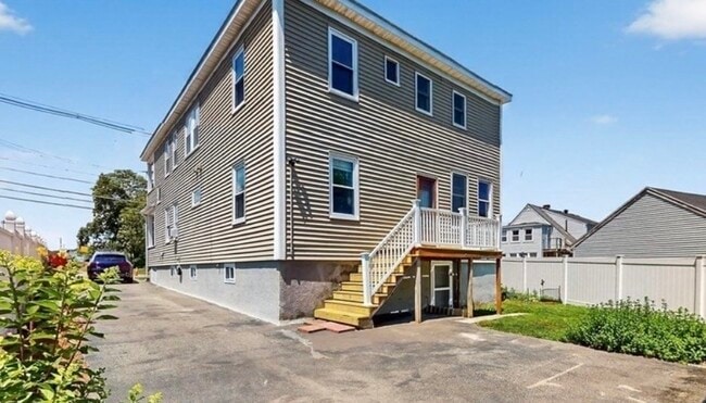 Building Photo - 1274 Washington St