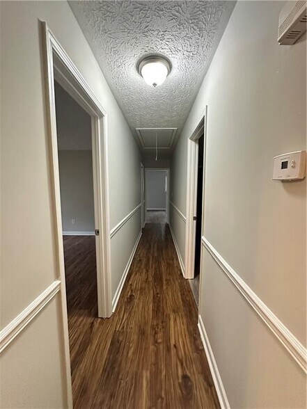 Building Photo - 3243 River Oak Pl