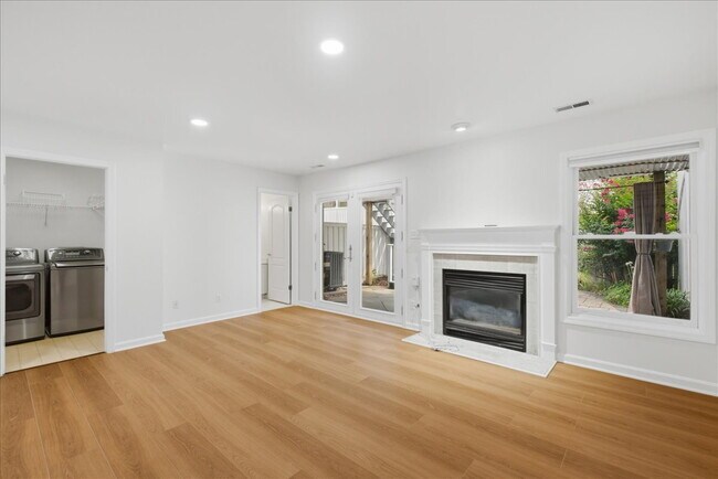 Building Photo - Elegant Corner-Lot Home with Spacious Living in Great Oak