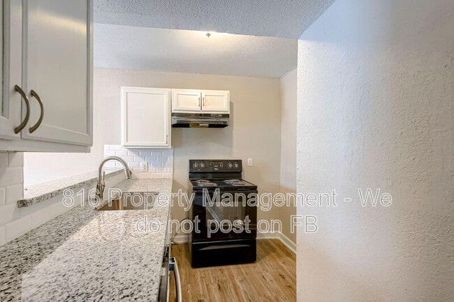 Building Photo - 6901 Jackson Ave