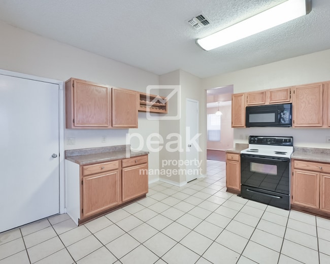 Building Photo - $2000! 3Bed/2.5Bath home in west Fort Worth!  Apply by 9/8 for Labor Day Savings! See description!