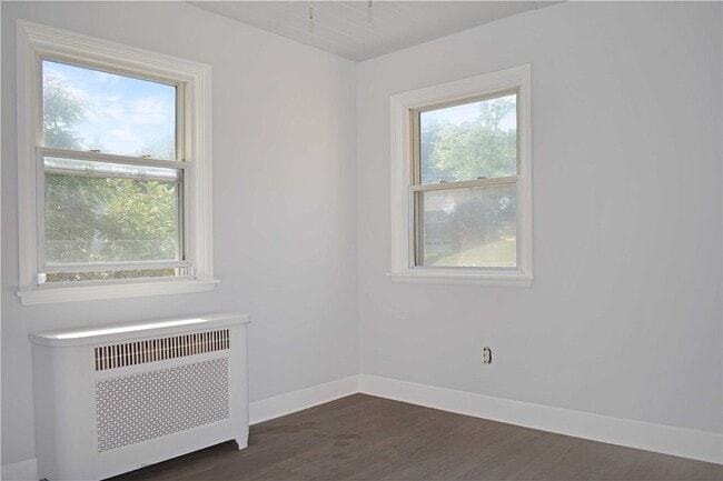 Building Photo - 905 Burchfield Rd