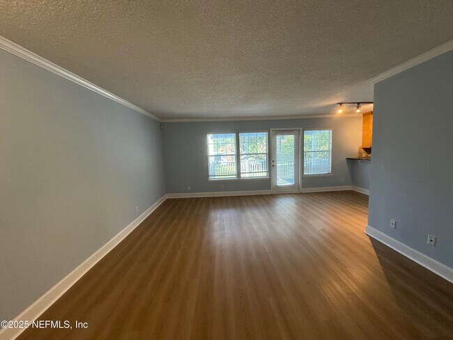 Building Photo - 3434 Blanding Blvd