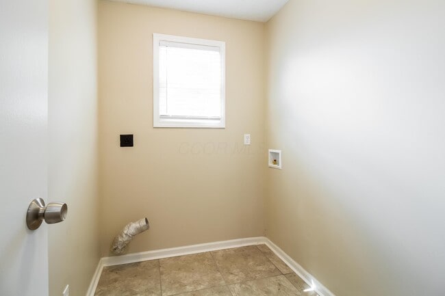 Building Photo - 2495 Willow View Ct