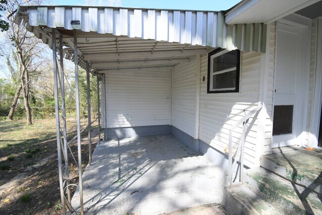 Building Photo - 3517 S Haven Rd