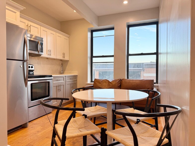 Building Photo - 11-09 36th Ave