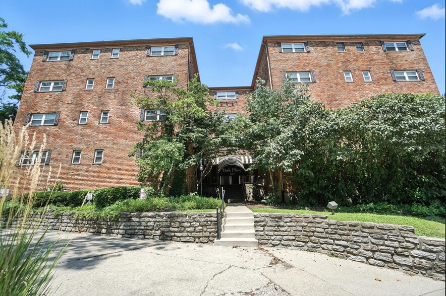 Building Photo - 2270 Madison Rd