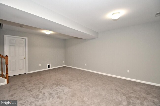 Building Photo - 3435 Westview Dr